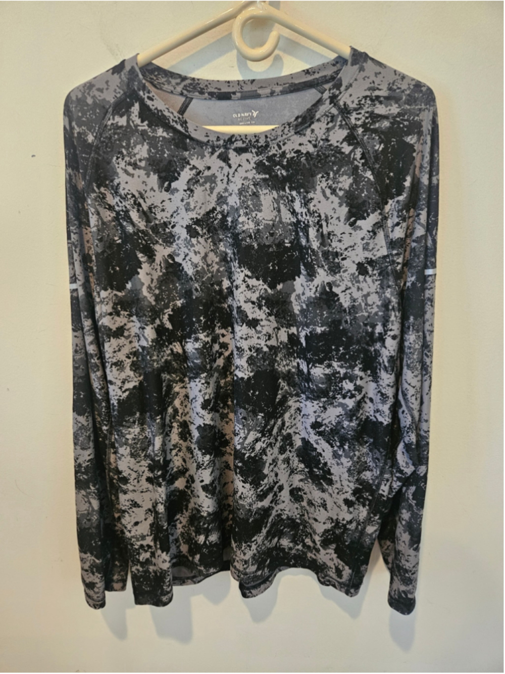 Men's Old Navy Active Long Sleeve Tee XL Grey Black Camo